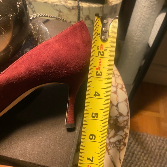 Manolo Burgundy Swede heels with black bow - Picture 10 of 11